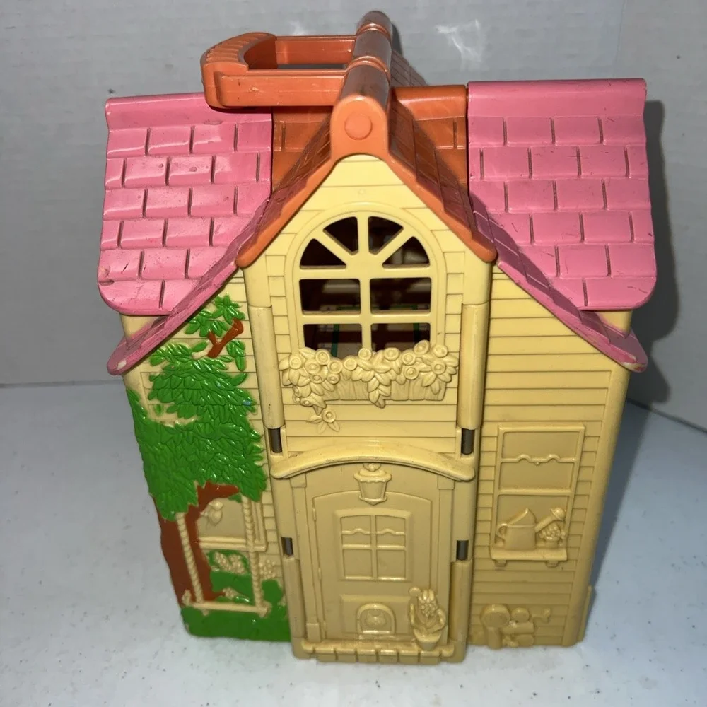 Vintage Fisher-Price Loving Family Sweet Streets Country Cottage Doll House 2000